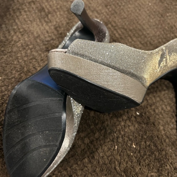 J.Renee Sparkling Silver Heels - Picture 4 of 5